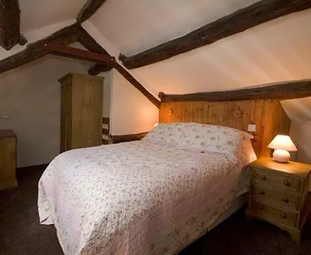 Old Farmmews 1 Apartment